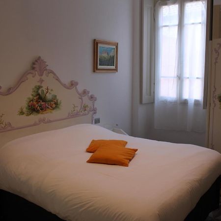 B&B Il Balcone Sul Lago 布鲁纳特 客房 照片